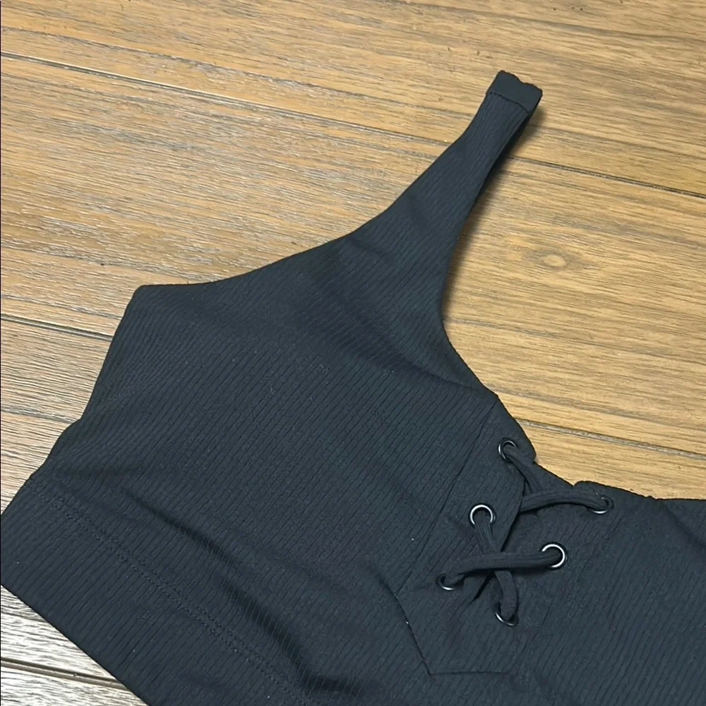 Black Lace-Up Ribbed sports bra - Picture 3 of 7